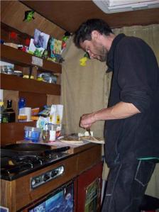 pizza maken in de pan