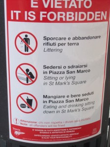 de drie geboden van het San Marco plein