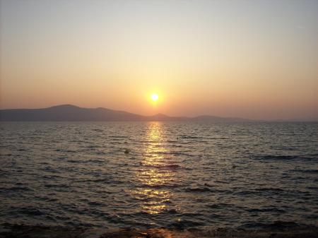 genieten van zonsondergang